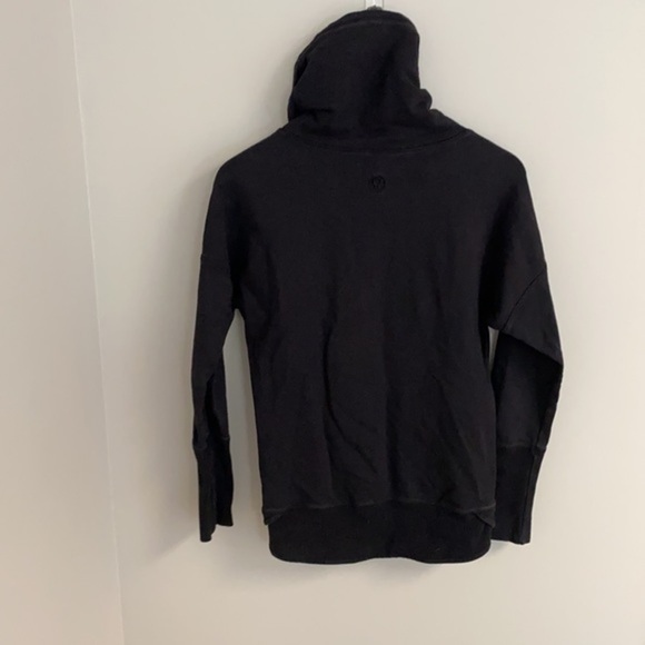 LULULEMON Women's Size 4 Mock neck sweater Black Pullover lulu active wear - Picture 2 of 5